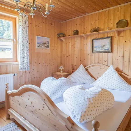Zoihaeusl Holiday home Hinterfirmiansreut